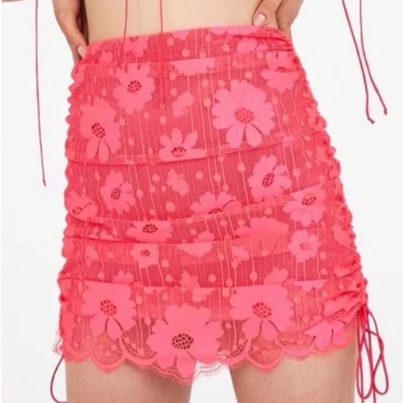 Sold ❤️NWT For Love & Lemons Avalon Neon Pink Mini Skirt - Picture 2 of 7